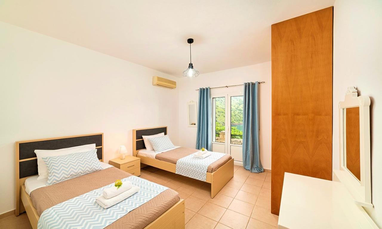 Du Lac Villas Kournás Extérieur photo