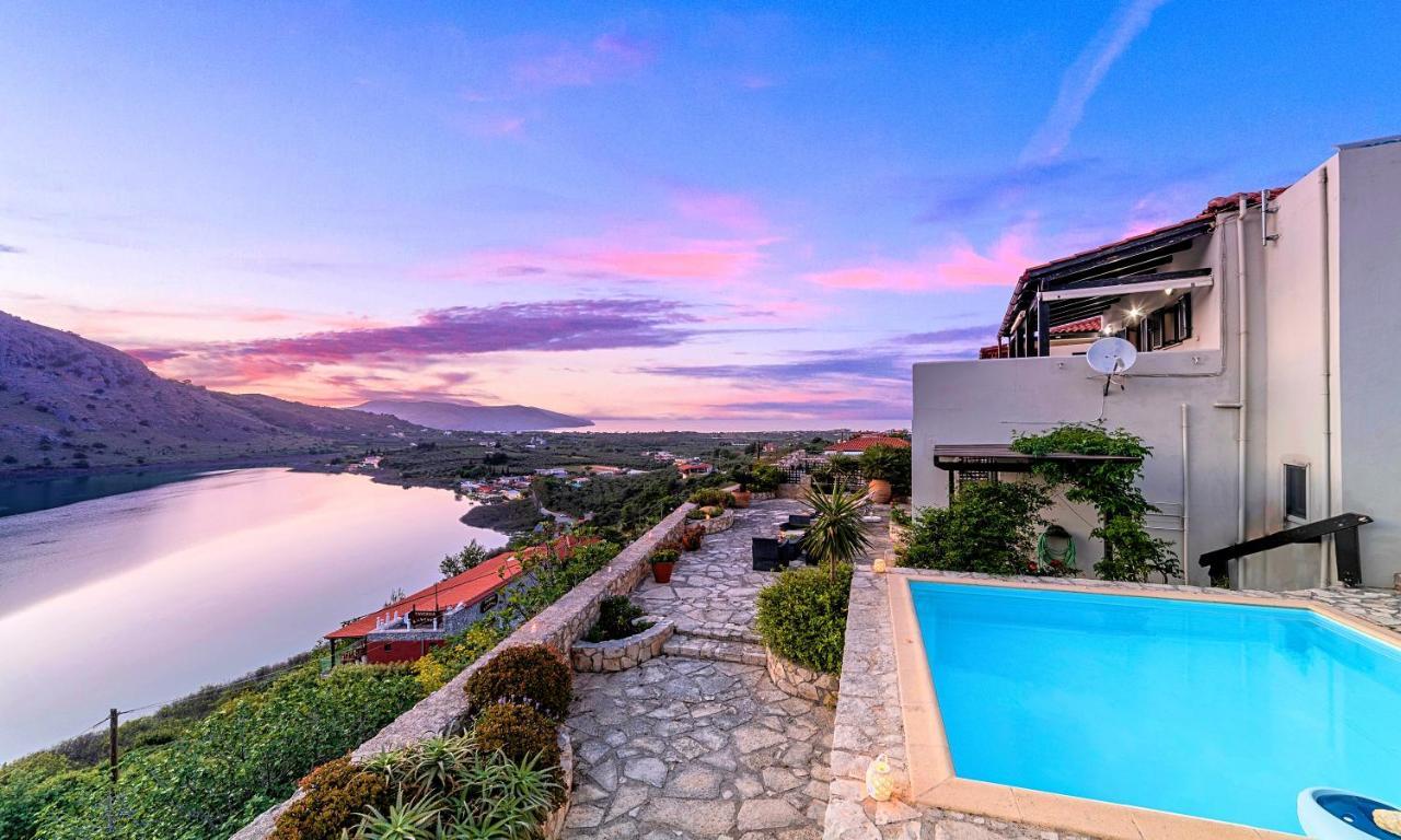 Du Lac Villas Kournás Extérieur photo